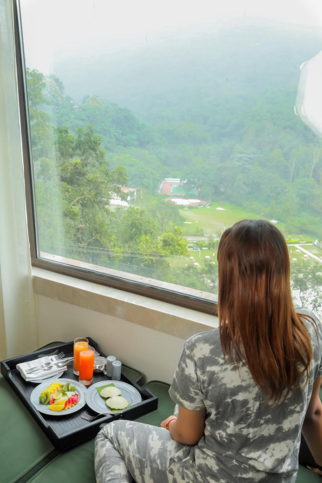 Hotel The Prominence Mussoorie Road Dehradun Extérieur photo
