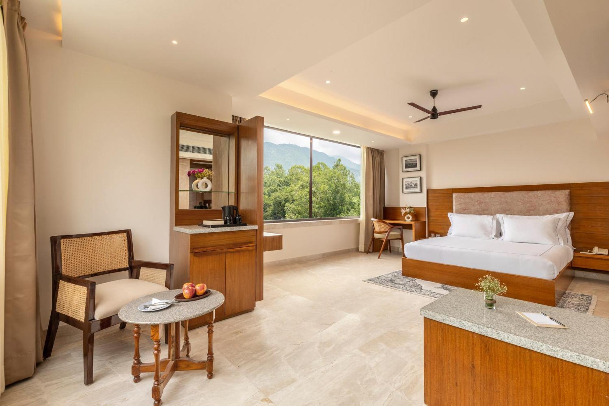 Hotel The Prominence Mussoorie Road Dehradun Extérieur photo