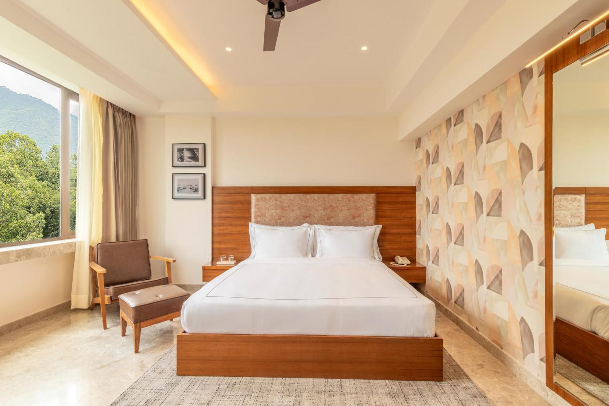 Hotel The Prominence Mussoorie Road Dehradun Extérieur photo