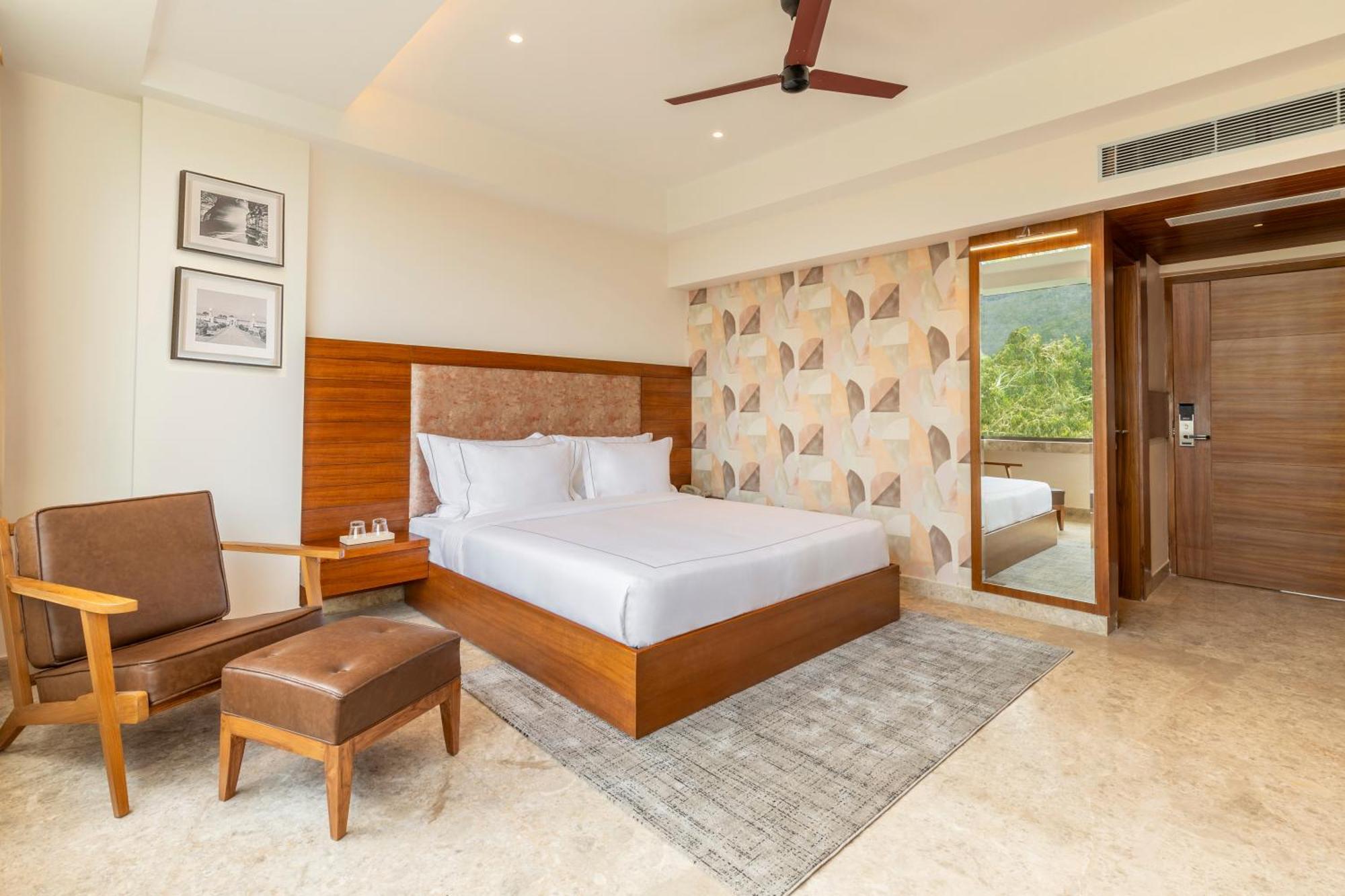 Hotel The Prominence Mussoorie Road Dehradun Extérieur photo