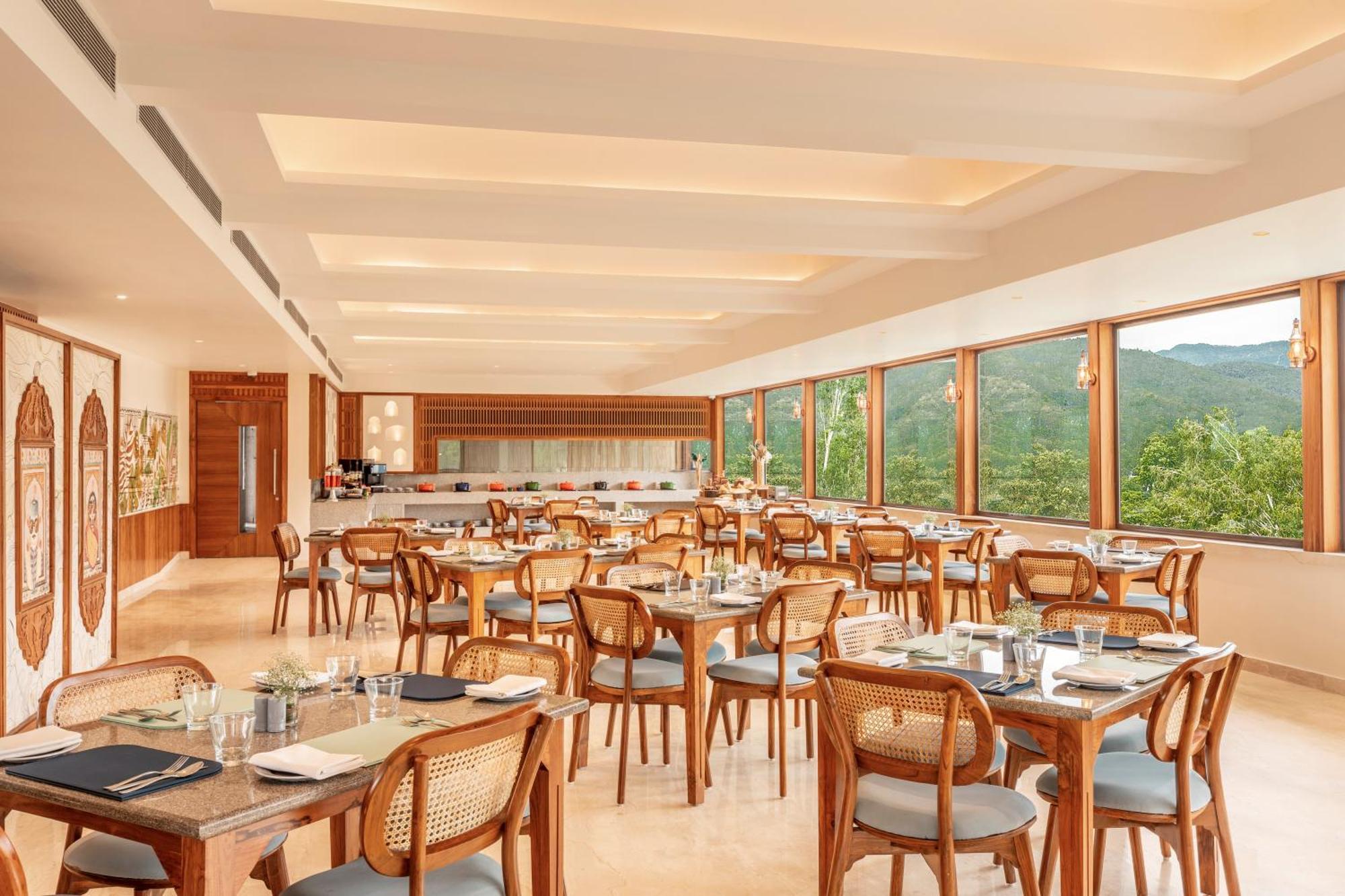 Hotel The Prominence Mussoorie Road Dehradun Extérieur photo