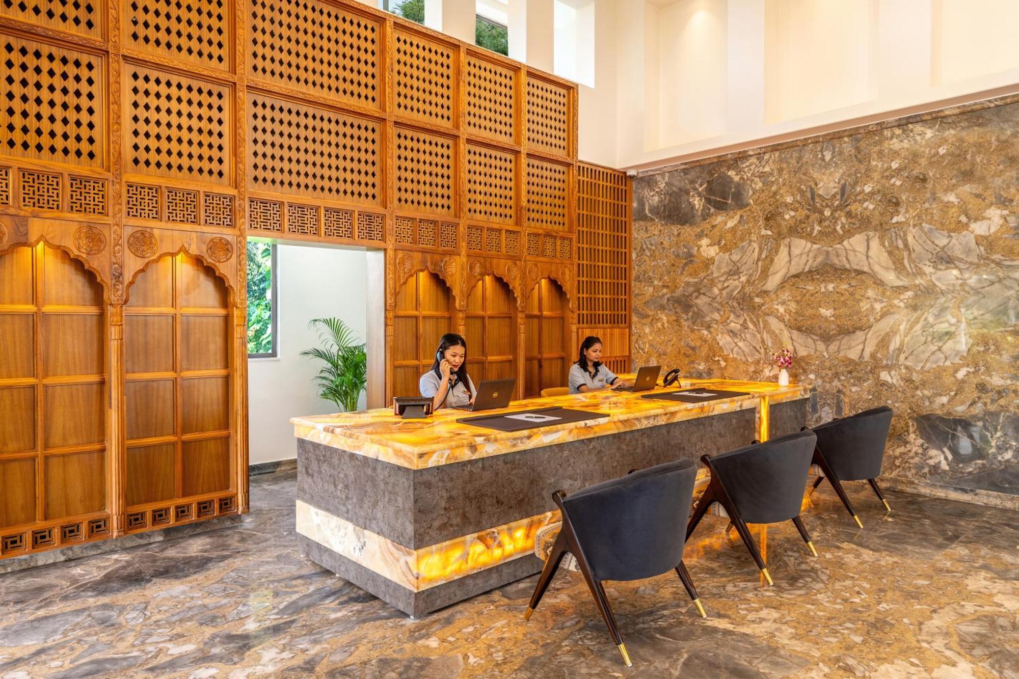 Hotel The Prominence Mussoorie Road Dehradun Extérieur photo